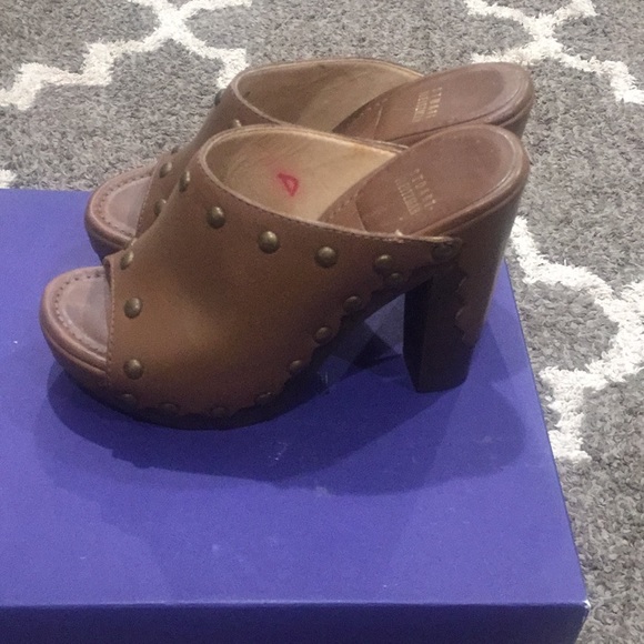 Stuart’s Weitzman Size 8 - Picture 2 of 4